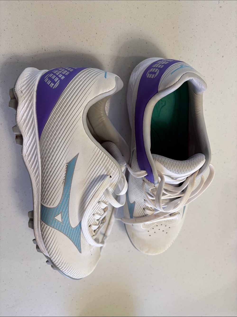 Mizuno Girls Size 5 Cleats White Purple Baseball Softball